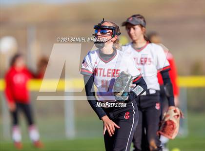 Thumbnail 2 in Elkhorn vs. Pius X photogallery.