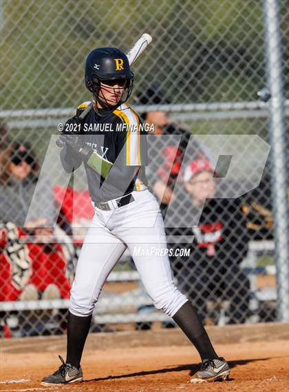 Thumbnail 2 in Elkhorn vs. Pius X photogallery.