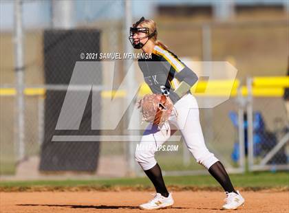 Thumbnail 2 in Elkhorn vs. Pius X photogallery.