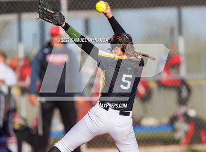 Thumbnail 3 in Elkhorn vs. Pius X photogallery.