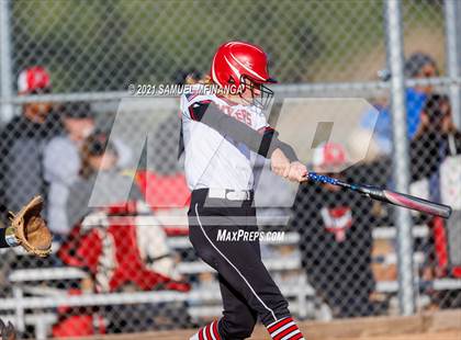 Thumbnail 3 in Elkhorn vs. Pius X photogallery.