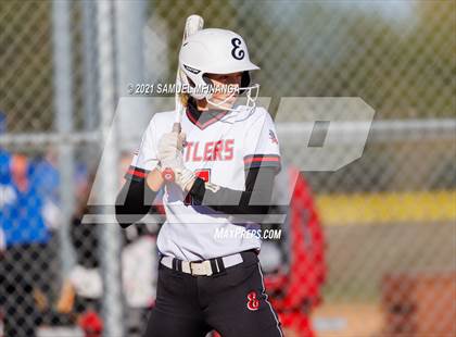 Thumbnail 2 in Elkhorn vs. Pius X photogallery.
