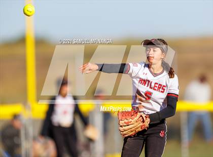 Thumbnail 3 in Elkhorn vs. Pius X photogallery.
