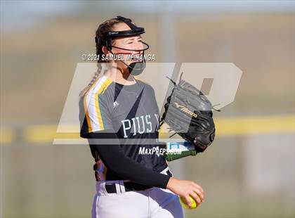 Thumbnail 2 in Elkhorn vs. Pius X photogallery.