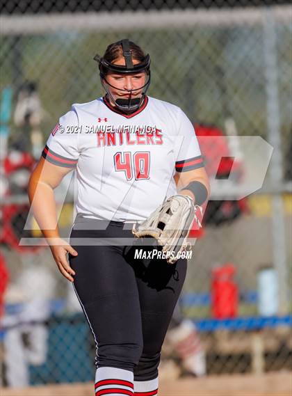 Thumbnail 1 in Elkhorn vs. Pius X photogallery.