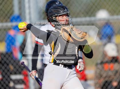 Thumbnail 3 in Elkhorn vs. Pius X photogallery.