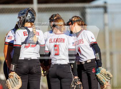 Thumbnail 1 in Elkhorn vs. Pius X photogallery.