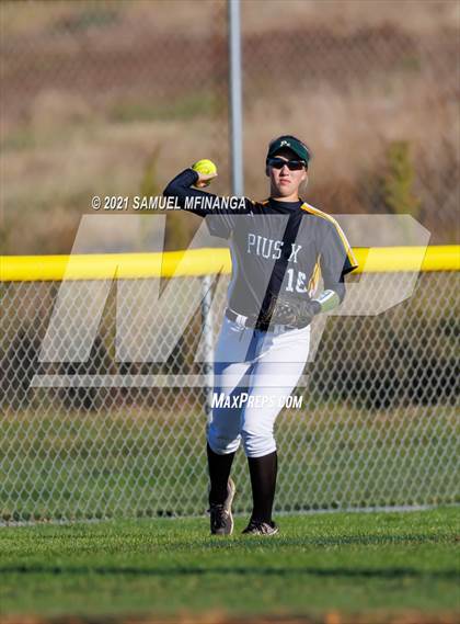 Thumbnail 2 in Elkhorn vs. Pius X photogallery.