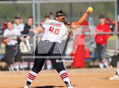 Thumbnail 2 in Elkhorn vs. Pius X photogallery.