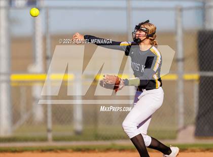 Thumbnail 3 in Elkhorn vs. Pius X photogallery.