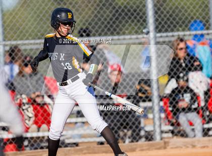 Thumbnail 1 in Elkhorn vs. Pius X photogallery.