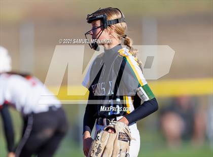 Thumbnail 3 in Elkhorn vs. Pius X photogallery.