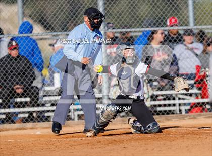 Thumbnail 2 in Elkhorn vs. Pius X photogallery.
