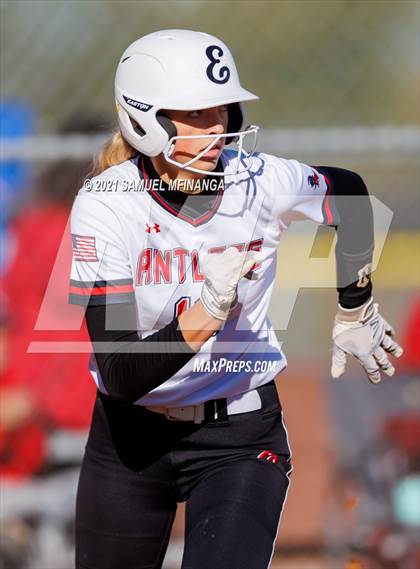 Thumbnail 1 in Elkhorn vs. Pius X photogallery.
