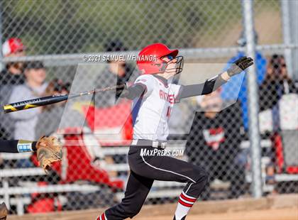 Thumbnail 2 in Elkhorn vs. Pius X photogallery.