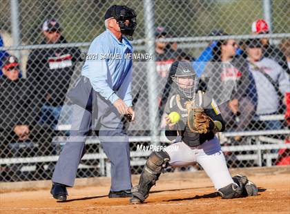 Thumbnail 2 in Elkhorn vs. Pius X photogallery.