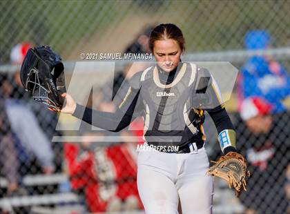 Thumbnail 2 in Elkhorn vs. Pius X photogallery.