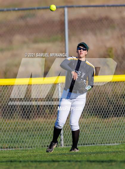Thumbnail 1 in Elkhorn vs. Pius X photogallery.
