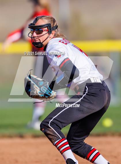Thumbnail 2 in Elkhorn vs. Pius X photogallery.