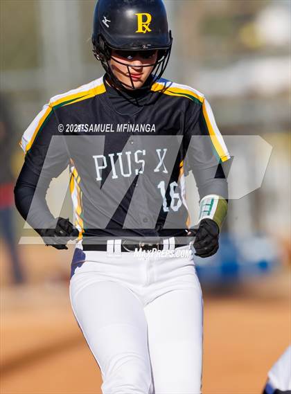 Thumbnail 2 in Elkhorn vs. Pius X photogallery.