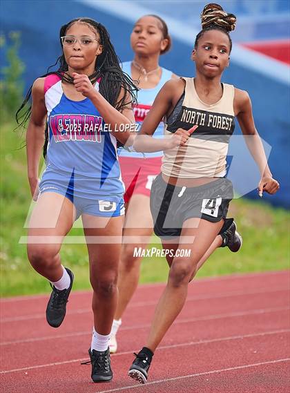 Thumbnail 1 in Dave Bethany Relays (200M) photogallery.