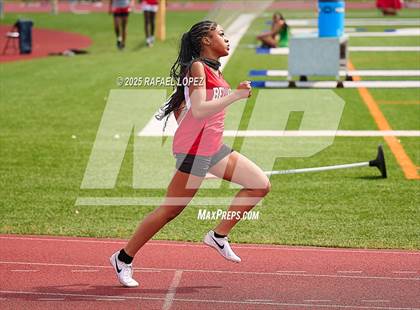 Thumbnail 2 in Dave Bethany Relays (200M) photogallery.