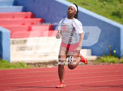 Thumbnail 2 in Dave Bethany Relays (200M) photogallery.