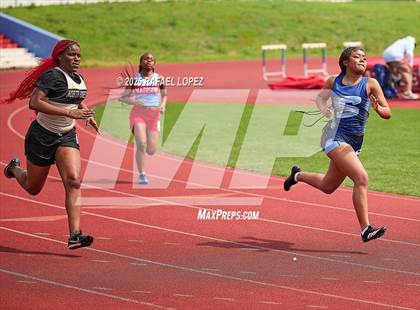 Thumbnail 2 in Dave Bethany Relays (200M) photogallery.