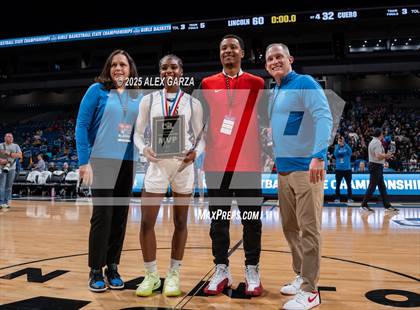 Thumbnail 3 in Cuero vs. Lincoln (UIL 4A Basketball Division II Final Medal Ceremony) photogallery.