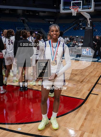 Thumbnail 2 in Cuero vs. Lincoln (UIL 4A Basketball Division II Final Medal Ceremony) photogallery.
