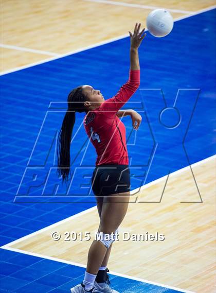 Thumbnail 2 in Grandview vs. Denver East (CHSAA 5A Playoff) photogallery.