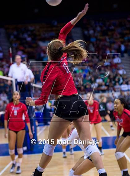 Thumbnail 2 in Grandview vs. Denver East (CHSAA 5A Playoff) photogallery.