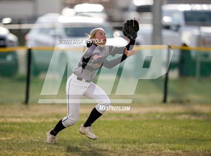 Thumbnail 1 in Emery @ Duchesne photogallery.