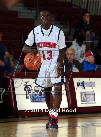 Thumbnail 2 in JW North vs. Leuzinger (MaxPreps Holiday Classic) photogallery.