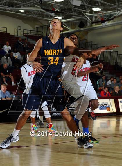 Thumbnail 2 in JW North vs. Leuzinger (MaxPreps Holiday Classic) photogallery.