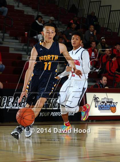 Thumbnail 3 in JW North vs. Leuzinger (MaxPreps Holiday Classic) photogallery.