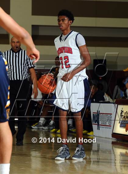 Thumbnail 1 in JW North vs. Leuzinger (MaxPreps Holiday Classic) photogallery.
