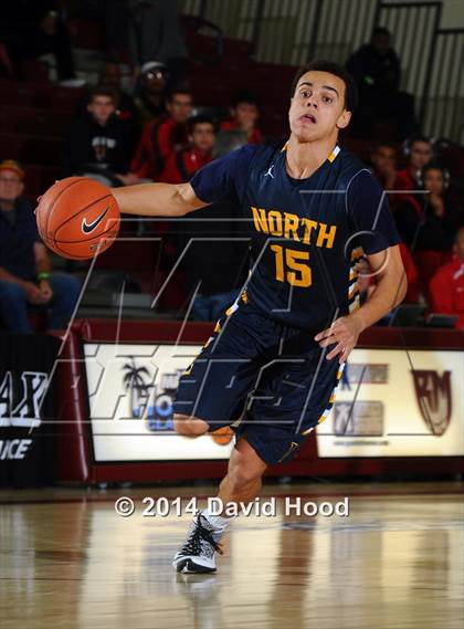 Thumbnail 1 in JW North vs. Leuzinger (MaxPreps Holiday Classic) photogallery.