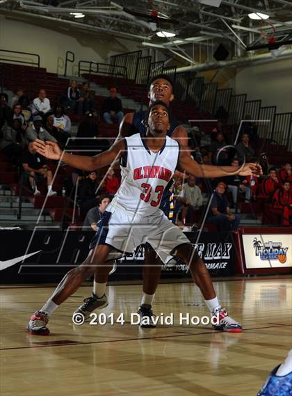 Thumbnail 2 in JW North vs. Leuzinger (MaxPreps Holiday Classic) photogallery.