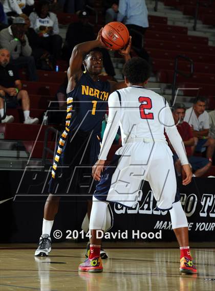 Thumbnail 1 in JW North vs. Leuzinger (MaxPreps Holiday Classic) photogallery.