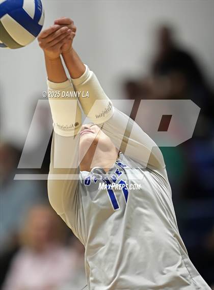 Thumbnail 2 in JV: St. John's @ Bishop O'Connell photogallery.