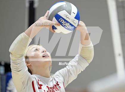 Thumbnail 3 in JV: St. John's @ Bishop O'Connell photogallery.