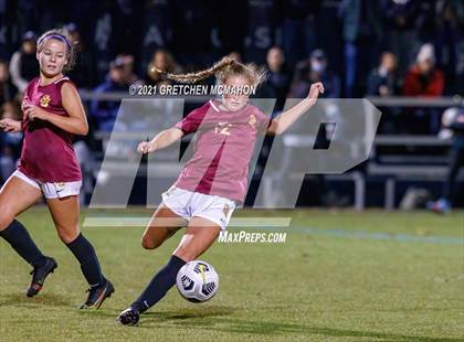 Thumbnail 1 in 11/1/21 Staples vs St Joseph (FCIAC Semifinals) photogallery.