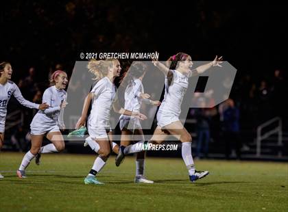 Thumbnail 3 in 11/1/21 Staples vs St Joseph (FCIAC Semifinals) photogallery.