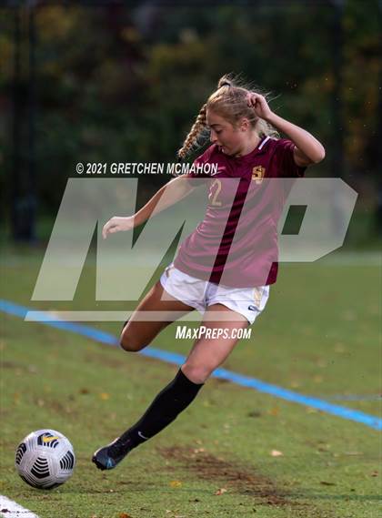 Thumbnail 1 in 11/1/21 Staples vs St Joseph (FCIAC Semifinals) photogallery.