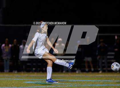Thumbnail 2 in 11/1/21 Staples vs St Joseph (FCIAC Semifinals) photogallery.