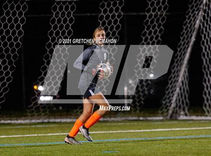 Thumbnail 2 in 11/1/21 Staples vs St Joseph (FCIAC Semifinals) photogallery.
