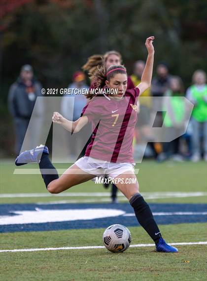 Thumbnail 2 in 11/1/21 Staples vs St Joseph (FCIAC Semifinals) photogallery.