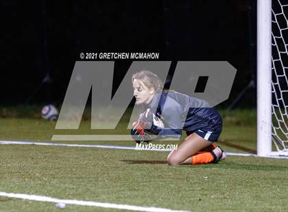 Thumbnail 1 in 11/1/21 Staples vs St Joseph (FCIAC Semifinals) photogallery.