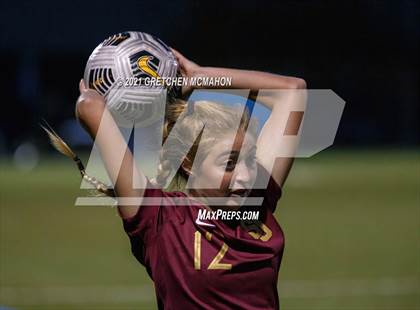 Thumbnail 2 in 11/1/21 Staples vs St Joseph (FCIAC Semifinals) photogallery.